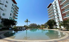 A 2 Min De La Playa , Vista Al Canal By G P S Rentas
